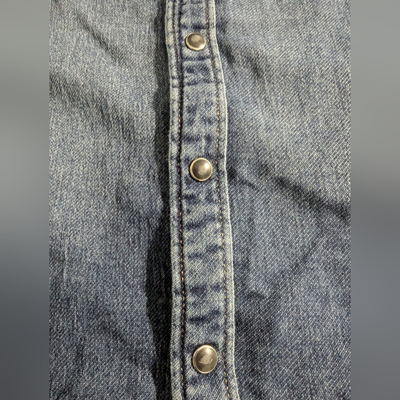 ❤️Gap kids denim  shirt. Size large regular. Girls. Snap closure. Stretchy. - Picture 2 of 8